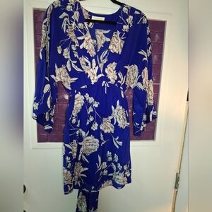 Yumi Kim Blue Floral 100% Silk Kimono Sleeve Size Small